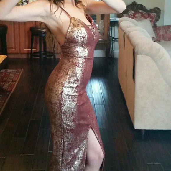 Flash sale! Sexy burgundy mid length Dress NWT! - Picture 4 of 4